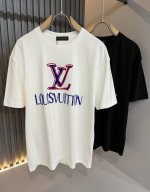 Louisvuitt*路易*登 2025春夏全新系列单品上线 非常时髦前卫的一款男女同款短袖T恤 标识Logo图案压胶印花修饰 区别于以往的不同 宣示品牌传承多