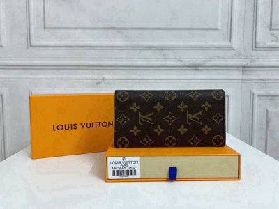 Lv 老花长款折叠钱夹 由Monogram Eclipse 帆布裁制而成 这款钱夹毋庸置疑是绝对的经典，用十年都不会过时 时尚而实用，存放携带信用卡与现金的理想