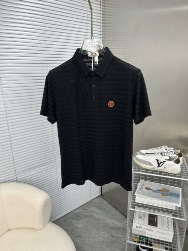 hermes爱马仕 2025春夏新款男士翻领Polo衫短袖系列出货 简洁时尚百搭 高端品质 定制进口高定面料 穿着舒适 透气 档次高很有质感 简单大方得体 时尚