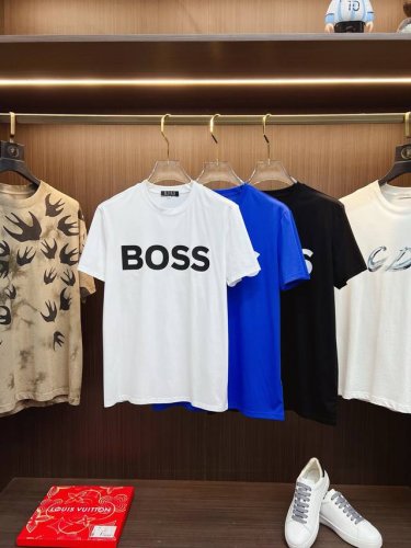 boss 2025Ss春夏最新款圆领时尚短袖T恤，官网同步，专柜纯棉面料！贴肤舒适，耐看又好穿，经典简约Logo设计，原厂工艺一丝不苟，型男必备单品 码数M-4