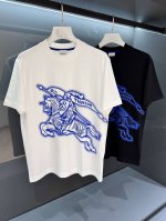 新品 战马印花 2025Ssbur*Erry 男士圆领时尚标运动短袖T恤 独有的简约时尚感从不落单,英伦时尚依旧掩藏不住.客供针织棉面料,经微型针织的工艺技术制