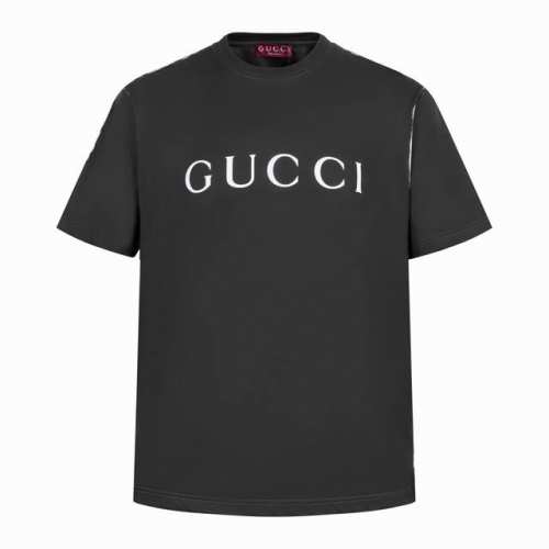 独家供应 guc 白边喷色印花短袖 红色 面料采用24S特种纺织185G紧密棉 罗纹采用32S双纱1*1拉架340G罗纹 多款新季针织单品持续匠心演绎品牌元素