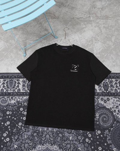 款F21 Lv louis Vuitton 路易威登 5春夏手工贴布绣+高密度包边刺绣圆领短袖 采用280G面料 最新款短袖采用传承的手工贴布绣 包边绣是高密度