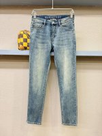 P260 Burberry巴宝莉 原单牛仔裤 2025新款，原版牛仔裤 原版重工打造，品牌经典Logo设计，三标齐全！原版五金辅料。专柜定制牛仔面料，完全对版专