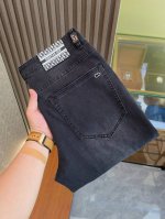 迪奥 新款来袭2630新春爆款新品 专柜有售 实体店极品牛仔裤专柜原版1:1好货 适合各个年龄段 市场最高版本的欧洲进口面料 舒适柔软亲肤 上身效果超级棒时尚百