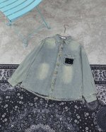 款M 罗意威150 Loewe罗意威毛巾绣牛仔衬衫 罗意威春款嘎嘎好穿的牛仔外套 时髦舒适又好搭 淡淡的藍色和春天适合度別太高 搭连衣裙、百褶裙百搭老Cp了 重