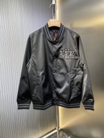 Lois Vitn 顶级复刻 路易2025早春新款 胸前后背绣花钉珠外套 定织螺纹 提花里布 耗时较久 五金原版开模 细节处理面料上身超级有型舒适 男女同款 工