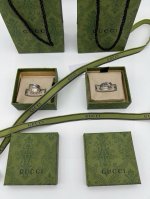 Gucci古驰双G复古戒指 顶级泰银工艺 别具一格的质感和色泽，使首饰粗犷而古朴。经过特殊处理,可以保持长久不变色,表面硬度也大大增强。,因为其工艺来源于泰国,