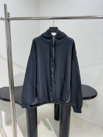 美工胶饰拉链帽兜卫衣 定制定染复古平纹布面料 25新款背面 Tape Type 徽标 美工胶3D视觉 双拉链头 复古铜饰 磨损洗旧效果 宽松版型 爆款版型 质感