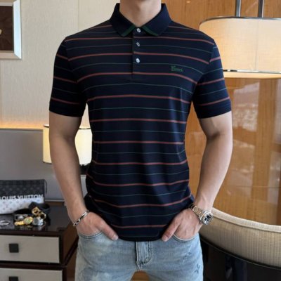 古奇- 2025Ss蛇年春夏新款polo领短袖系列。精选优质双丝光棉面料，时尚大牌元素Logo设计，上身版型超赞，面料细腻舒适透气，随意搭配都超级好看时尚型男必