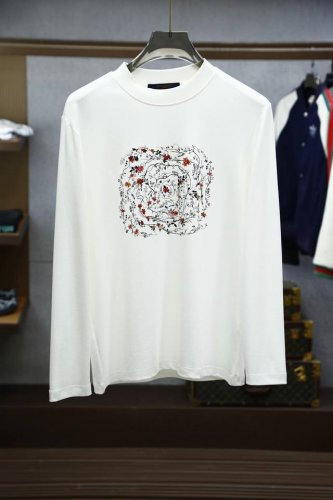 P180 Lv--图案Logo印花长袖T恤，Ss秋季新款Tee，马到成功，一马当先，奢侈之王中的爱马仕，风格醒目洋气的Logo图案设计让人一眼沦陷，完美精致饱满