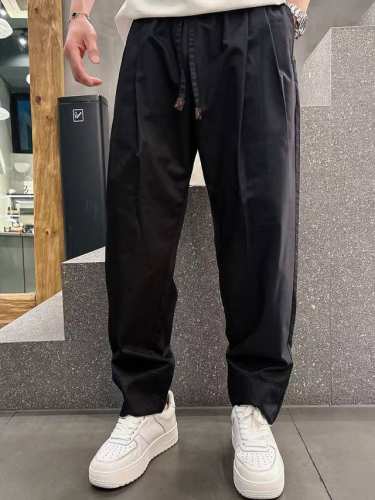 2025春夏裤子 码数：M-2Xl 面料成分： 竹纤维29%聚酯纤维67%氨纶4% 面料特性：良好的舒适性、出色的吸湿性和透气性，且有天然的抗菌性 竹子含有抗菌
