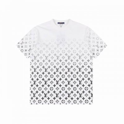 louis Vuitton 路易威登 满印下幅渐变字母印花T恤 定制280G纯棉精梳面料 透气舒适易清洗 数码印花工艺 老花字母Logo元素看起来非常高级感 超
