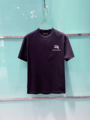 巴黎世家 2025夏装新款男女同款短袖T恤，！定制专属纯棉面料，定制原版工艺螺纹，胸前重工字母Logo工艺设计！简约大方，从容百搭，档次极高，完美融入时尚还有风