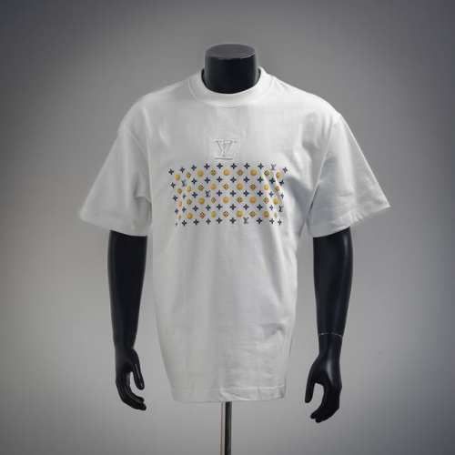 本地自取200 louis Vuitton/路易威登Lv 笑脸浮雕徽标短袖T恤 size：Xs-L