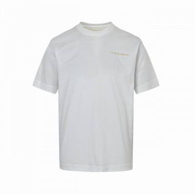 本地自取：200 givenchy/纪梵希 25Ss 蛇年刺绣短袖 采用100%棉质面料，柔软透气，让你在夏日里尽享舒适。 正面是纪梵希首字母刺绣标志,背面是蛇