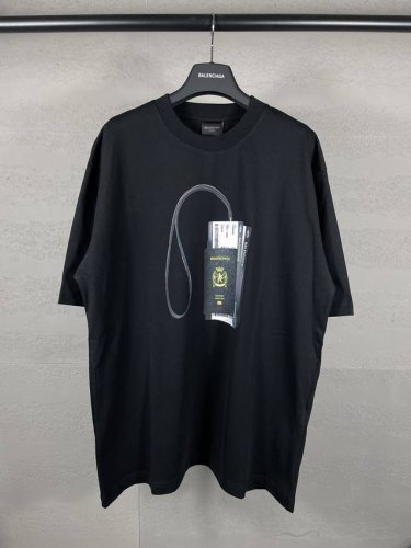 实拍图 顶级版本.官网品质 Balenci*Ga 巴黎. 走秀新款.巴黎.机票护照Logo印花T恤 砖柜同步.第一时间正品研制 欢迎对比 面料采用巴黎Zp定织定