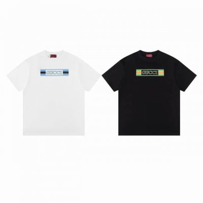 款F06 Gucci 旗帜印绣短袖 采用15S精棉平纹面料，克重280G。硅油高密度弹力胶浆印花，是一种特殊的印花工艺，具有良好的弹性和附着力，高密度弹力胶浆的