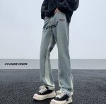 只有蓝色 特价 不退不换 Balenciage 巴黎世家代购版直筒拼接牛仔裤，干净利落的显瘦裤型，简洁大气的腿部线条，量身定做版的剪裁，随意搭配上衣就显得时髦年