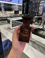 越南版本Tf烟氲圣木Ed P80Ml 越南进口 海关扣押 配手提袋 高端商品 塑封拆毁概不退换 敬请谅解！！ 刚刚上市不久的Tf烟木是喜爱小众香水爱好者的选择，