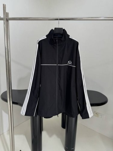 新品Loop Sports Icon廓形夹克冲锋衣 独家定制科技府绸面料 大号廓形饰片结构拼接撞色设计 双头拉链开合 五金开模 前后饰以Loop Sports