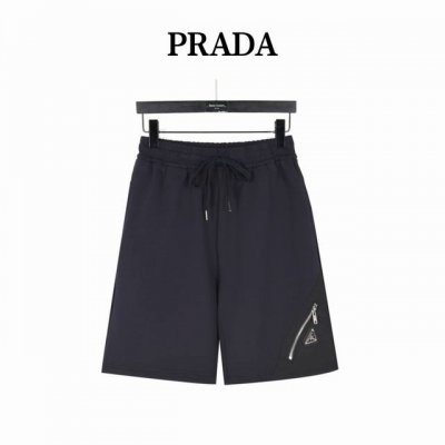 prada 普拉达 25Ss 太空棉下摆斜三角口袋拉链短裤 时尚型裁设计 兼具个性 简约不简单，内里工整严密,手感柔软细腻上身舒适透气撞色缝线醒目时尚 经典的三
