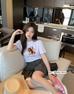 巴宝莉Burberry新款字母男女同款情侣款短袖T恤，全品相！！网红款！上身舒适透气，纯棉面料剪裁，满足通勤人们对于着装的简约需求，上身效果很好，显瘦，不挑剔身