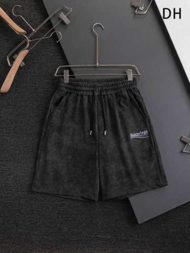 Balenciaga 巴黎世家 微宽版型S-Xl 25Ss新春走秀热卖新款 前幅波浪可乐字母Logo刺绣 后开袋 短裤复古味十足 巴黎每次的新品都必然推起一波时