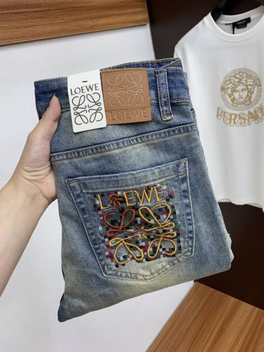 罗意威 2025Ss早春 新品 原单男士牛仔裤纯血统品 每季必出的类型 无需质疑的热卖王牌单品 符合四季最佳的搭配色号 整体的风格延续了Slp的基调 通体融入了