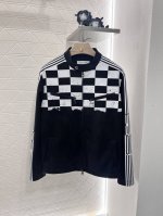 P550Dio*2025新品上架 棋盘格夹克外套裙裤套装 定制Yb进口材质 工艺处理 呈现带有些许绒面 舒适软糯 穿搭洋气 圆领拉链夹克外套一片式裙裤套装 上衣