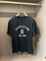 prada 男士时装款圆领短袖T恤，贸易公司洋行货，高级限定款，25年春夏新品，明星级人气单品！ 客供埃及进口顶级面料，甄选尼罗河区域光照极好的上等棉花原料，经