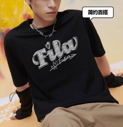 Fila Fusion斐乐潮牌春季新款男女情侣款圆领短袖T恤情人节多彩纯棉T！ 设计灵感源自城市街头文化通过字母涂鸦，打破传统单调感展现年轻群体的另类个性态度！