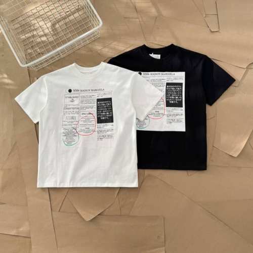 maison Margiela 马吉拉 日志笔记印花短袖 884 面料采用280G双纱爽滑棉，双纱的质感加上爽滑手感，面料整体重磅舒适，细节还原原版一比一 设计