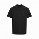 louis Vuitton 路易威登 25Ss 红色小标刺绣短袖 正品3939购入开发，采用50支双股液氨棉 克面料，领口1*1索罗纳罗纹，进口刺绣机绣，面料酵