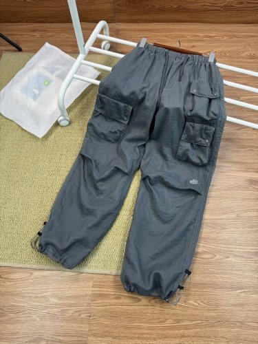 耐克 Nike Sportswear Tech pack 纯色Logo刺绣工装梭织衬里多口袋休闲裤 情侣款 夏季透气双层百搭工装裤 专为炎热夏天而生 避免蚊虫叮