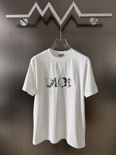 dior 迪奥经典款渐变色花卉刺绣短袖T恤 刺绣采用16种不同颜色纱线织成 市面通货是刺绣后热转印花 且刺绣图案及其不对版 注意区分 尺码 S-Xl