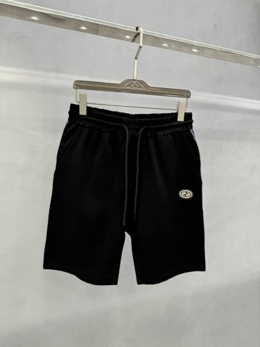 Gucc*古-齐联名款-25S潮牌五分短裤.超高品”新款运动套装.男女同款！休闲运动风格.经典大牌新推系列将条纹织带巧妙融入运动装设计，塑就一系列充满复古风情的
