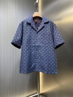 Gucci 顶级复刻 古驰 25Ss新款宽松版型衬衫T恤采用Gg Vichy棉毛混纺提花面料打造，搭配珍珠母贝纽扣，更显精致格调。 码数：S.M.L.Xl. 三