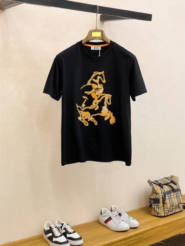 爱马仕2025新款原单男士休闲打底短袖T恤！高端定制 高版本 时尚百搭爆款宽松版型原版进口420克双股纯棉面料 螺纹袖口.领口衣摆 手感超柔软细腻 穿着亲肤舒适