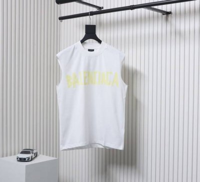 Balenciaga 巴黎世家复古字母坎肩背心 采用32支双纱 260克重面料 进口针织针梳棉进行制作，厚度适中，有垂感又有轮廓型，上身就是一个舒适！！对微胖身