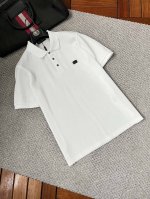 Dgr‘’Ss25早春新款翻领polo衫 高品质珠地棉材质 雍容华贵的品牌风格，260克重 客供进口面料 做出来的衬衫也是版型垂顺挺括，并且还抗皱抗起球，贴身穿
