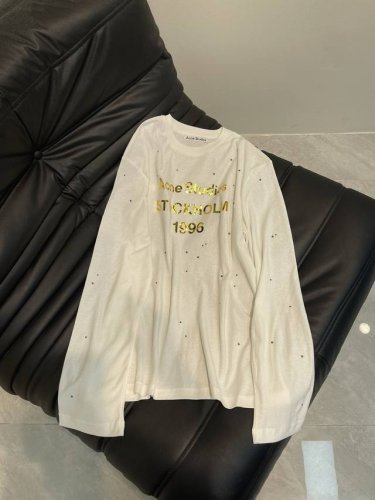 Acne 25Ss早春上新！钉钻黑色闪亮点缀做旧1996长袖，胸前金标字母Logo 休闲慵懒更精致了~大爱上面新加的钻和金色的字，宽松慵懒风，男女同款！现货供应