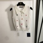 款号20251697 Lv*新款 彩色Logo刺绣翻领针织背心，白色，黄色，蓝色，粉色， 均码；胸围74，长48