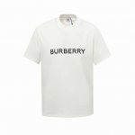 9042# 高端定制，独家最高品质版本Burb*家印花字母Logo圆领短袖T恤，采用独家定制270G原版1:1双股双纱纯棉面料，定织定染同缸无色差罗纹，定制1: