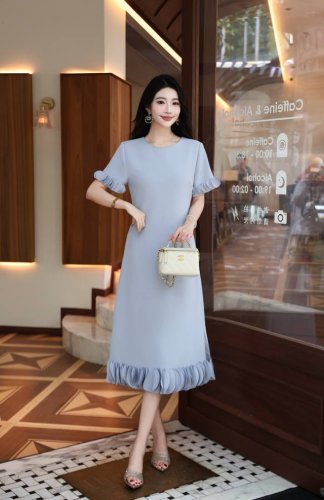 夏季新款 时尚气质高端 重工激光切花朵长款连衣裙温婉可人 优雅女人独特气质 非常有设计性感知性 尽显女性气质黑色 杏色 蓝色3色5码Smlxlxxl