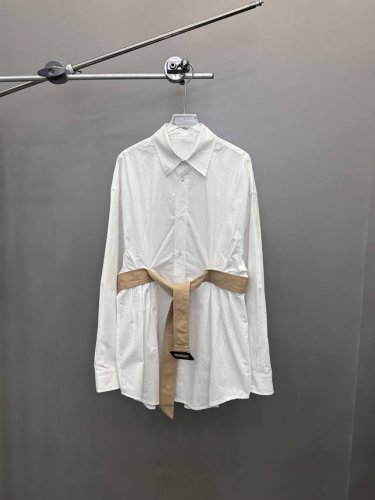 pnew 新款衬衫裙，纯棉面料舒适修身，廓形设计显瘦大方，腰部拼接风衣搭扣设计感十足，叠穿单穿都好看，尺码Sml