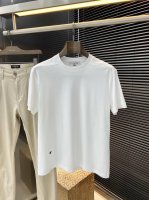 dior- 迪奥 系列 Vip高级定制 2025春夏季新款短袖 百搭款式 任何人都可以轻松驾驭 面料全订制 高定一等品莫代尔面料 面料手感柔软，上身舒适柔软 简