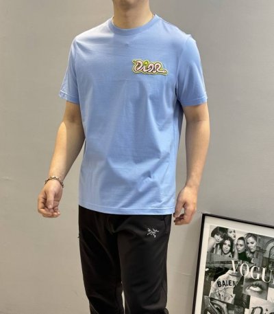 210 毫无压力的帅.推送推送！Dio*R迪-奥25S春夏季新款圆领短袖.蛇年特供.撞色立体Dior蛇形字母刺绣设计.C D新年经典之作！190G丝光棉面料，经