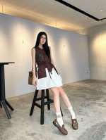 上新 Louis Vuitto* 驴 25Ss新款无袖连衣裙老花图案印花面料拼接装饰 时尚减龄 两色三码！ 颜色：白色 咖色 码数：Sml见尾图