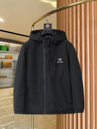 p550 始祖鸟 三标齐全 2025Ss冬季新款羽绒棉服外套，秀场新品品相非常完美，舒适保暖，色泽饱满诱人，非常出彩的设计，轻松将时髦感进阶，做工极为考究严谨，